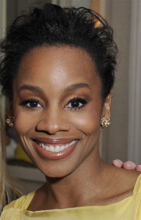 anika noni rose eye